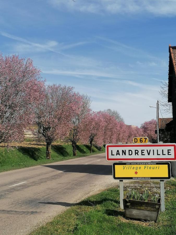 Chambre D'Hotes Esprit De Famille Landreville Екстер'єр фото
