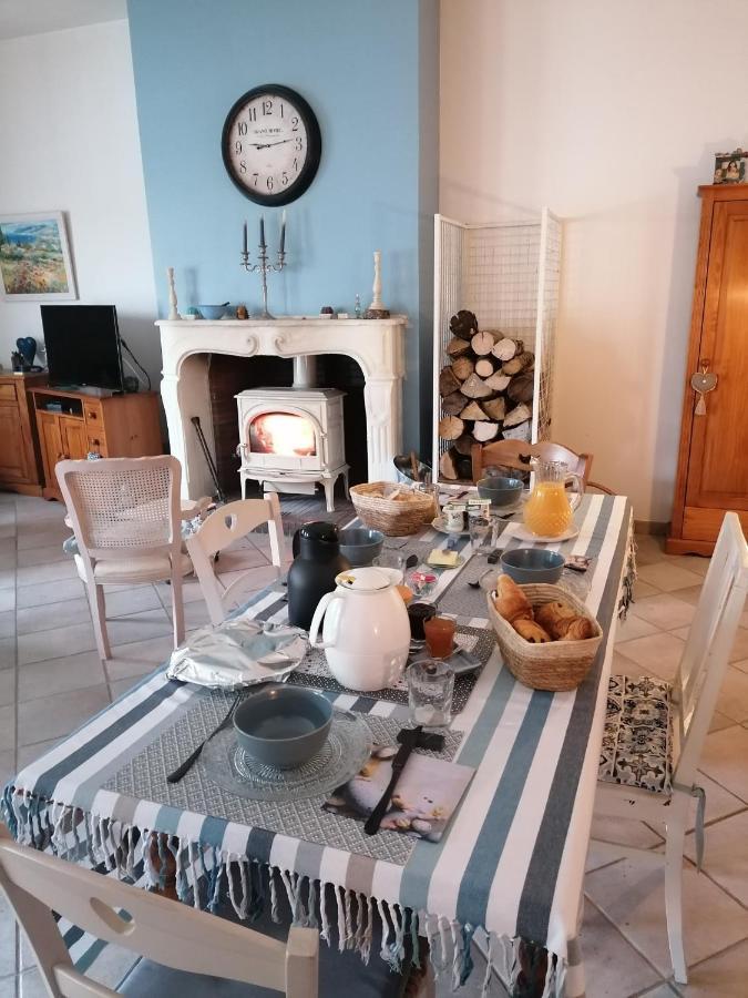 Chambre D'Hotes Esprit De Famille Landreville Екстер'єр фото